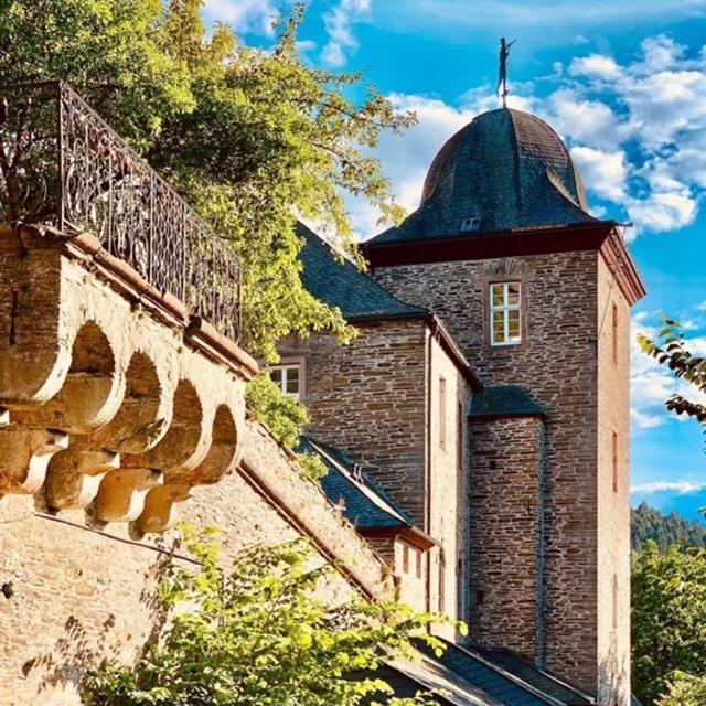 Hotel Und Restaurant Burg Schnellenberg Attendorn Exterior foto